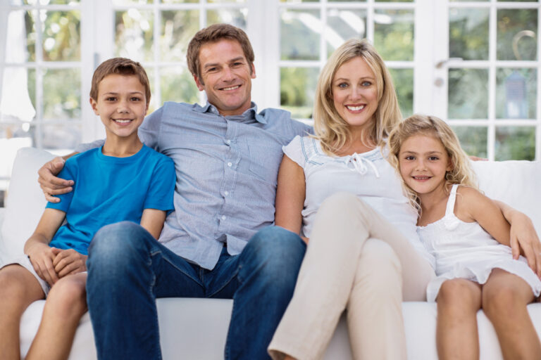 Familie mit zwei Kindern